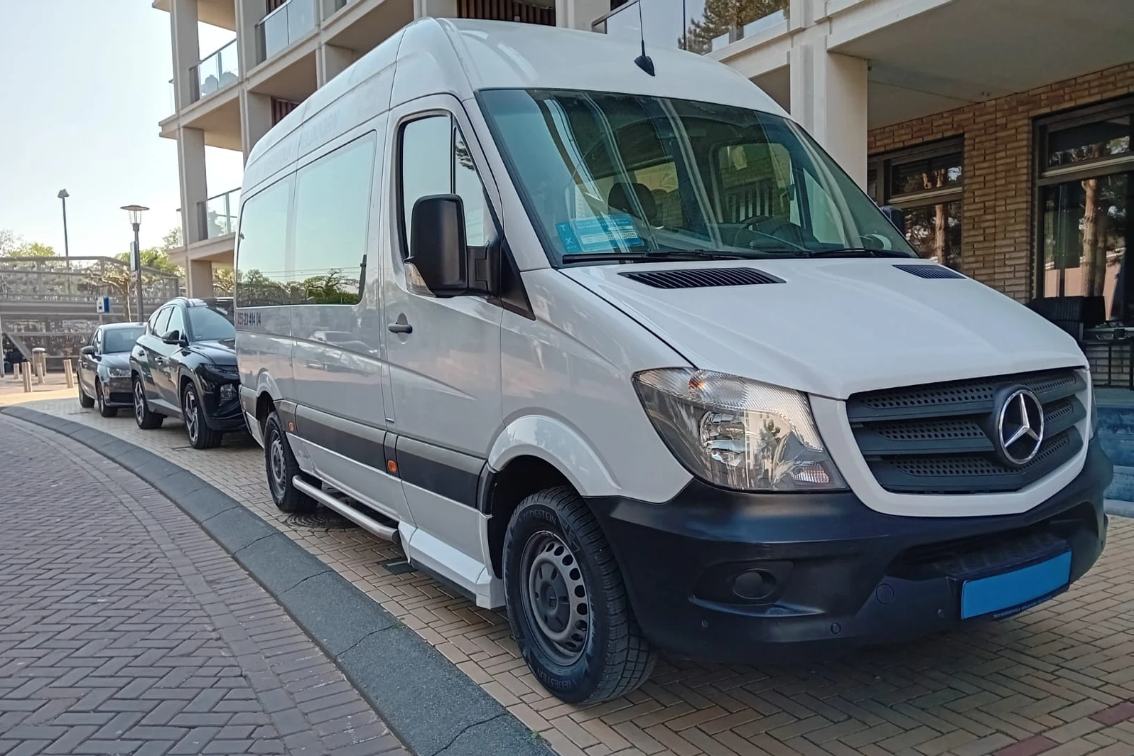 Voor het groepsvervoer zetten wij onze Mercedes Sprinter in