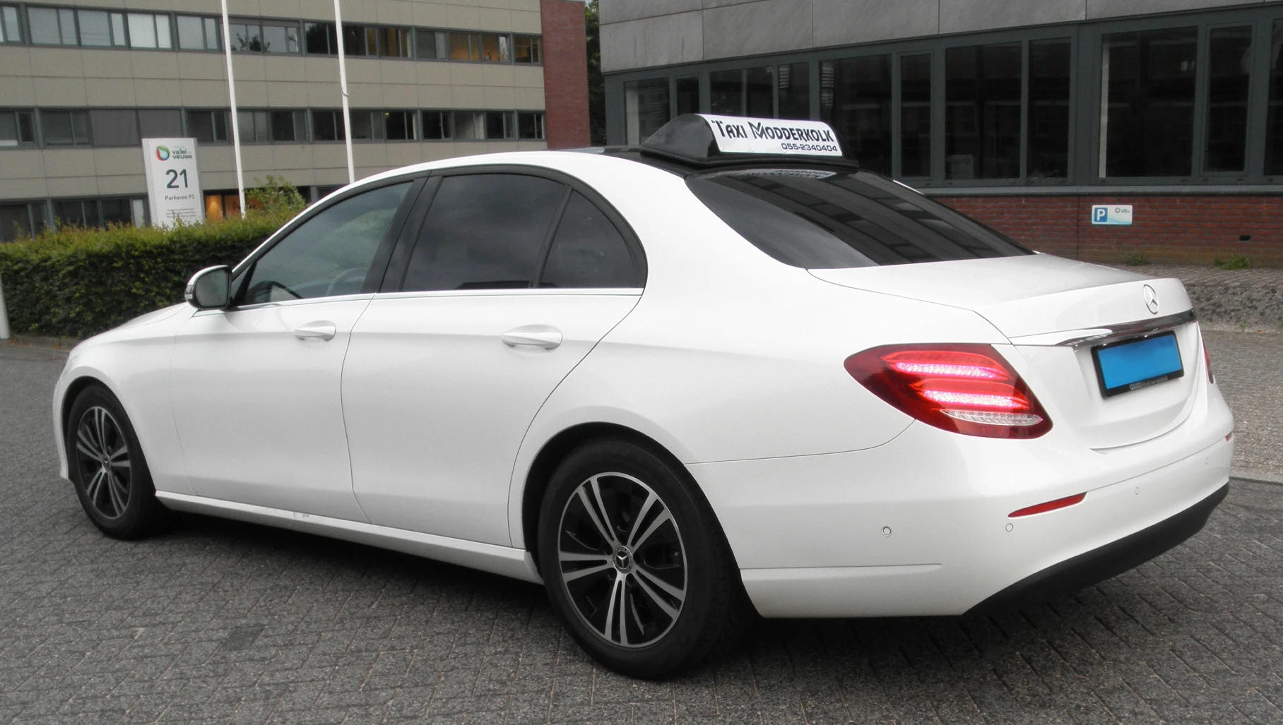 Mercedes E200